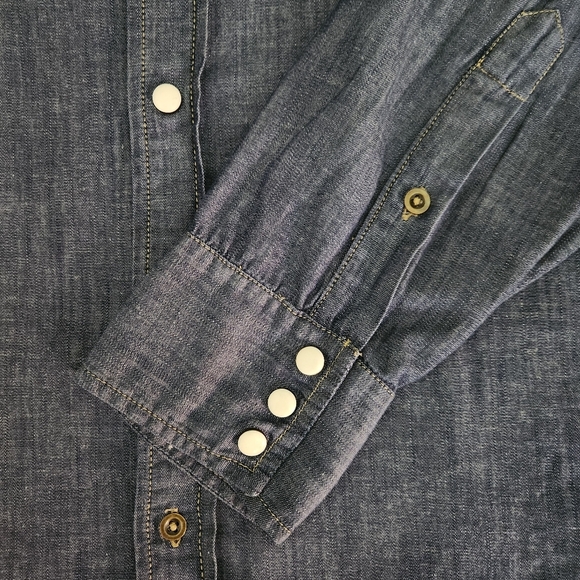 GAP Blue Chambray Cotton Linen Blend Western Shirt Snap button large - Picture 11 of 13